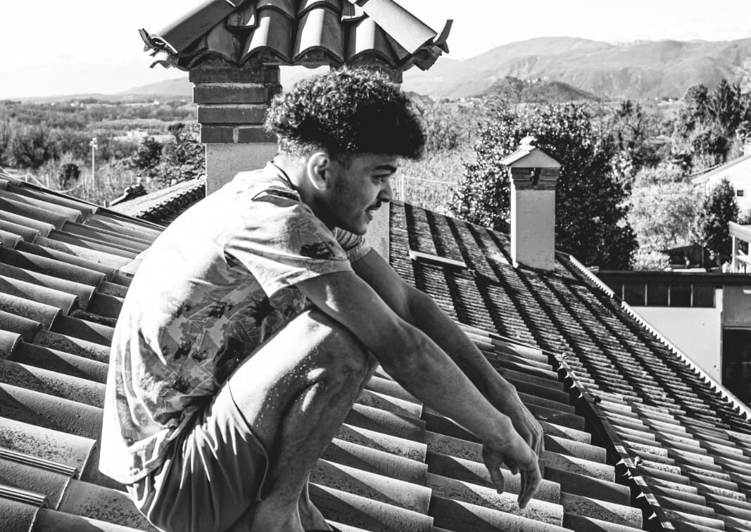 “Mi piace definirmi uno scatta storie”: intervista ad Andrea Salone